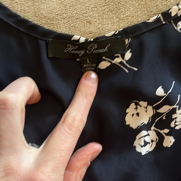 Navy floral romper - Picture 2 of 3